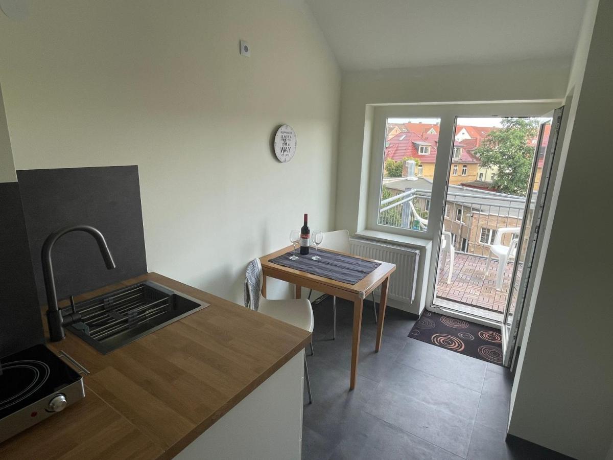 Schoene Neue 4 Zimmer Wohnung Mit Sued-Balkon Bis 8 Personen Naumburg  Exteriér fotografie