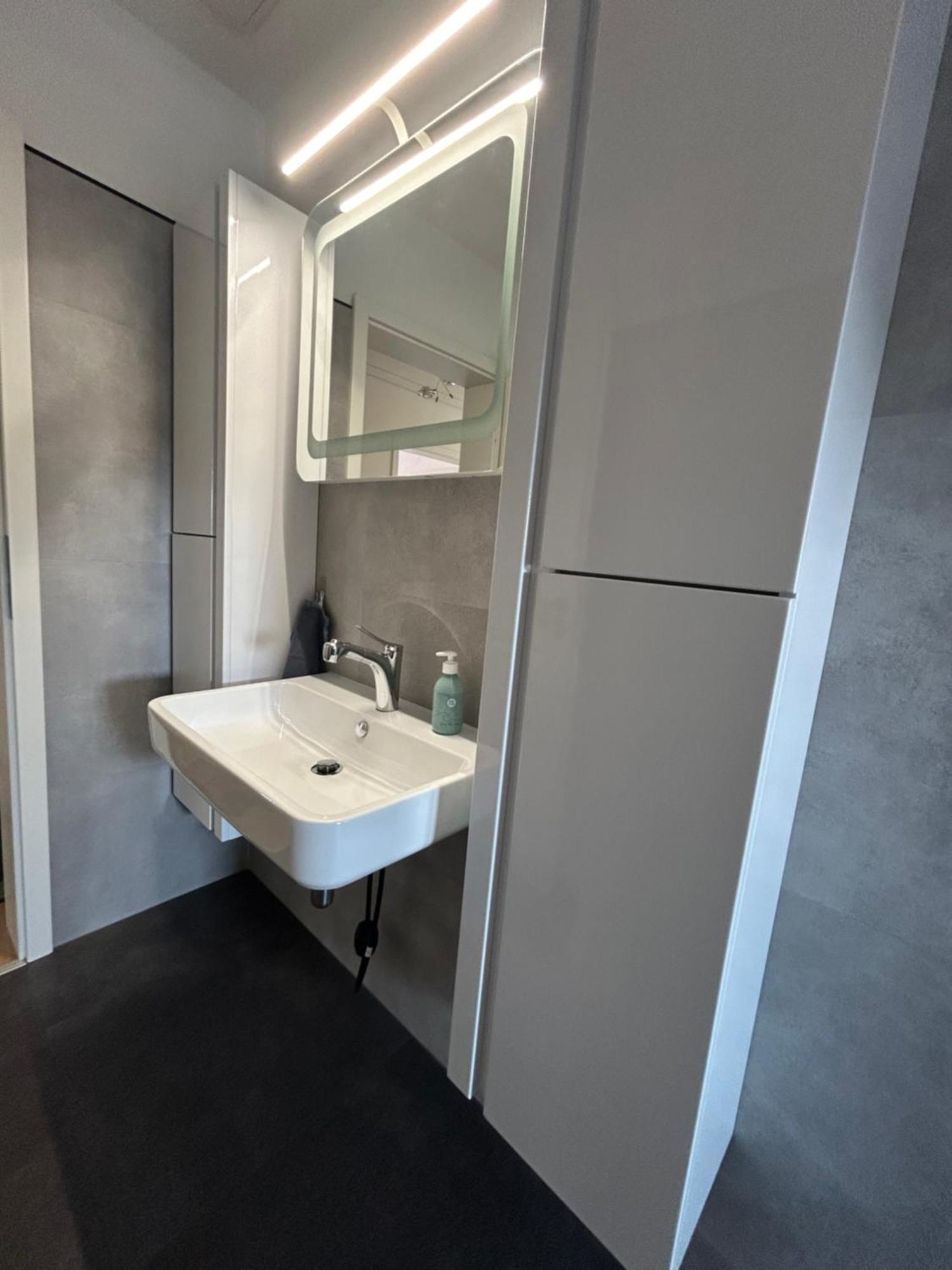 Schoene Neue 4 Zimmer Wohnung Mit Sued-Balkon Bis 8 Personen Naumburg  Exteriér fotografie